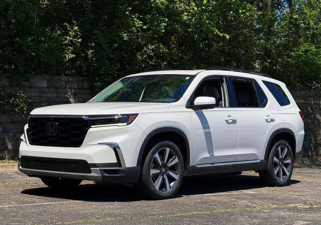 used 2023 Honda Pilot car, priced at $33,000