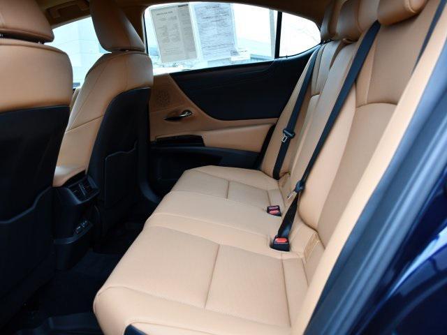 used 2025 Lexus ES 300h car, priced at $45,000