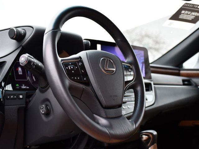 used 2025 Lexus ES 300h car, priced at $45,000