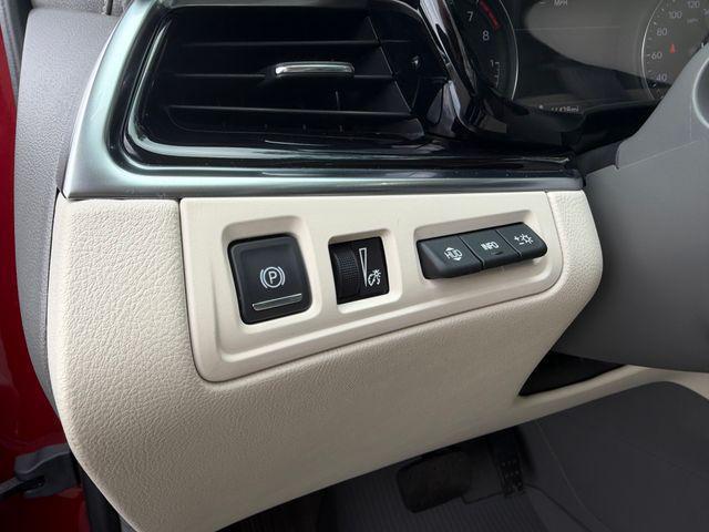 used 2024 Cadillac XT6 car, priced at $34,000