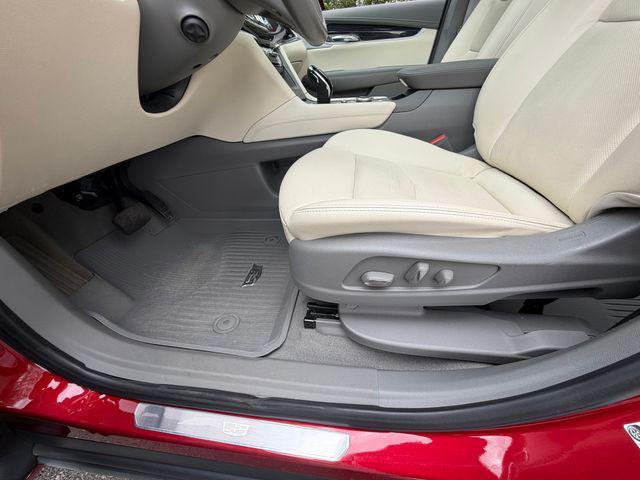 used 2024 Cadillac XT6 car, priced at $34,000