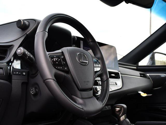 new 2025 Lexus ES 350 car, priced at $51,739