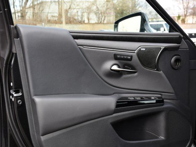 new 2025 Lexus ES 350 car, priced at $51,739