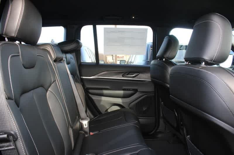 new 2025 Jeep Grand Cherokee car, priced at $42,920