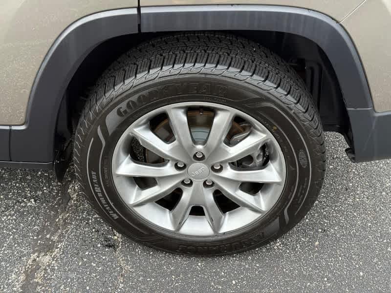 used 2018 Jeep Cherokee car, priced at $17,485