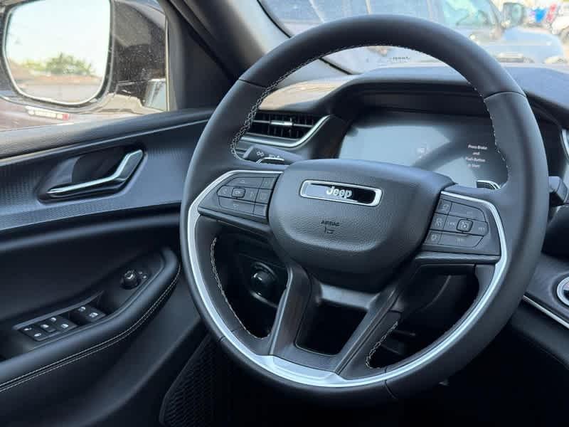 new 2025 Jeep Grand Cherokee L car, priced at $43,275