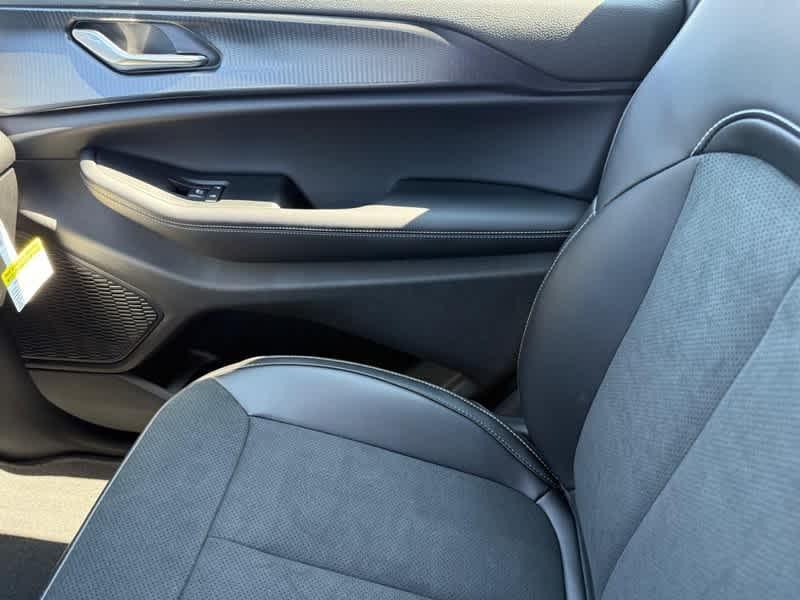 new 2025 Jeep Grand Cherokee L car, priced at $43,275