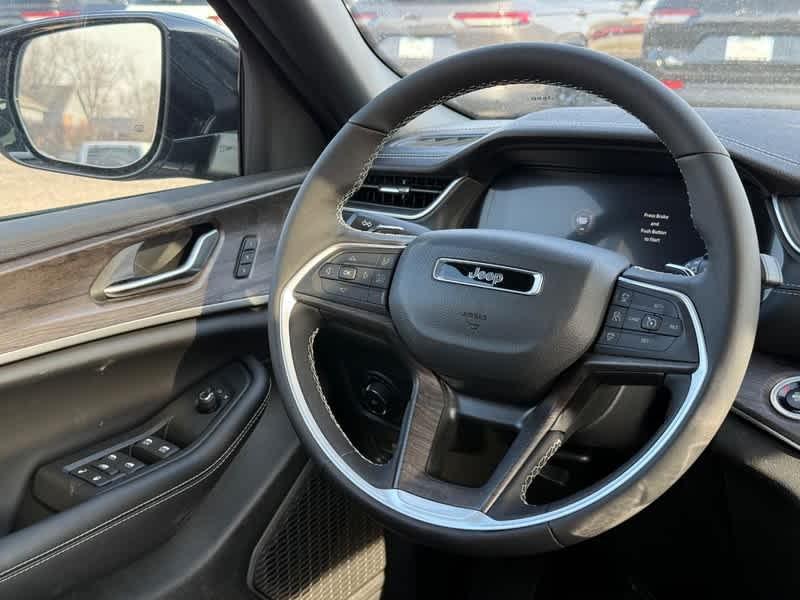 new 2025 Jeep Grand Cherokee car, priced at $49,619
