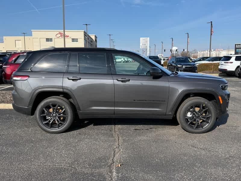 new 2025 Jeep Grand Cherokee car, priced at $49,619