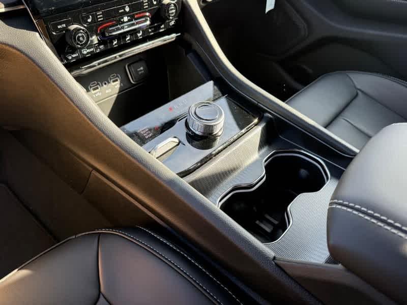 new 2025 Jeep Grand Cherokee car, priced at $49,619