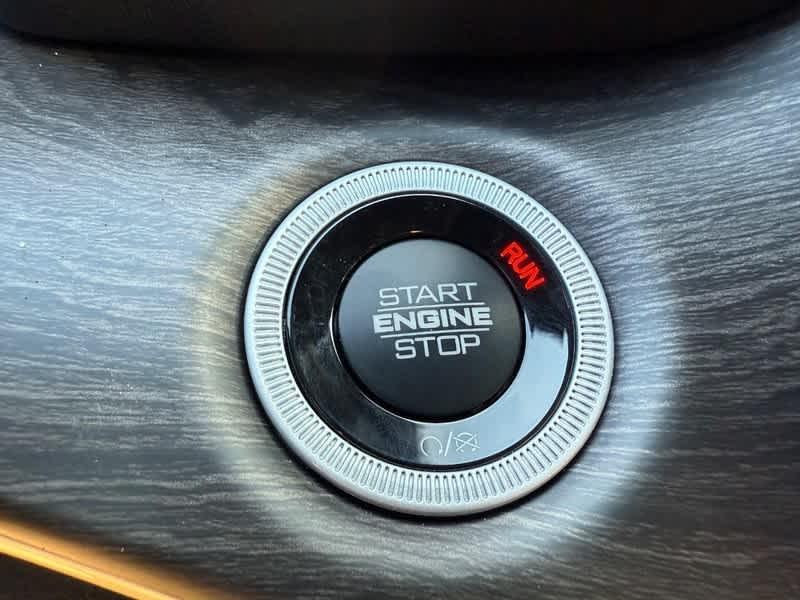 new 2025 Jeep Grand Cherokee car, priced at $49,619