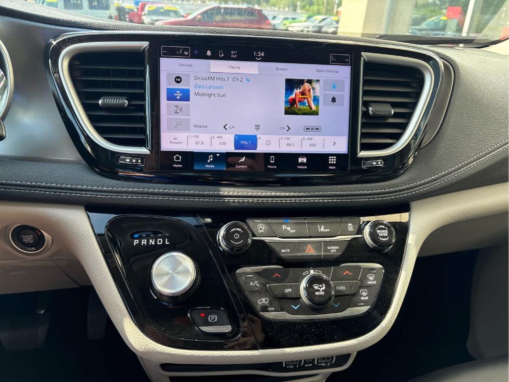 used 2024 Chrysler Pacifica car, priced at $34,237