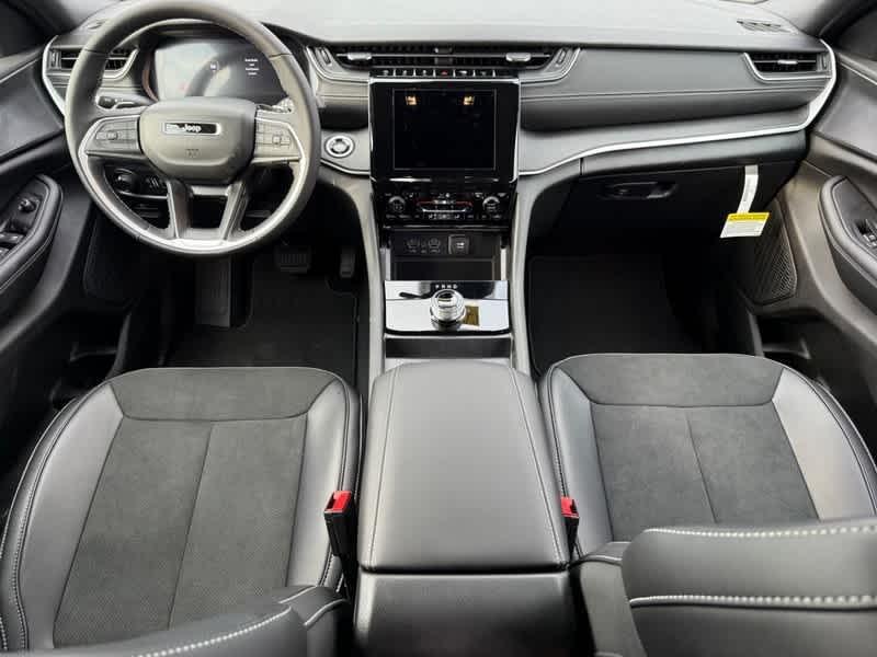 new 2025 Jeep Grand Cherokee car, priced at $42,943