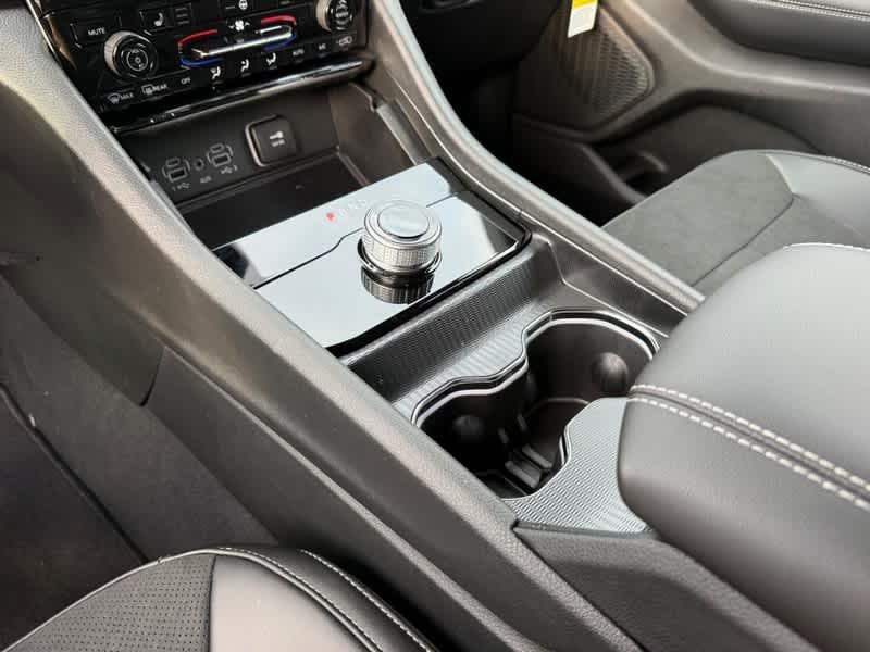 new 2025 Jeep Grand Cherokee car, priced at $42,943