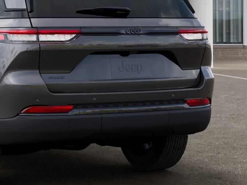 new 2025 Jeep Grand Cherokee car, priced at $40,325