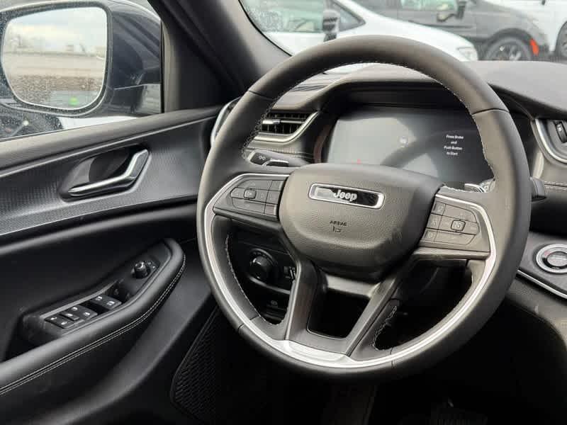 new 2025 Jeep Grand Cherokee car, priced at $42,943