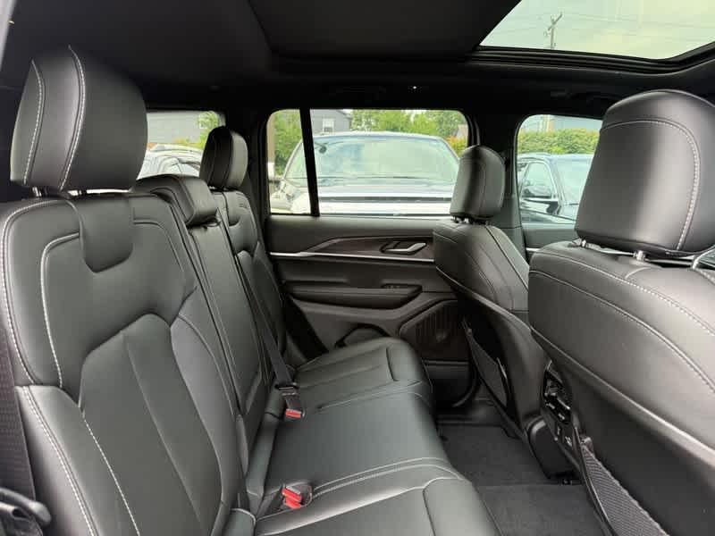 new 2025 Jeep Grand Cherokee car, priced at $45,319