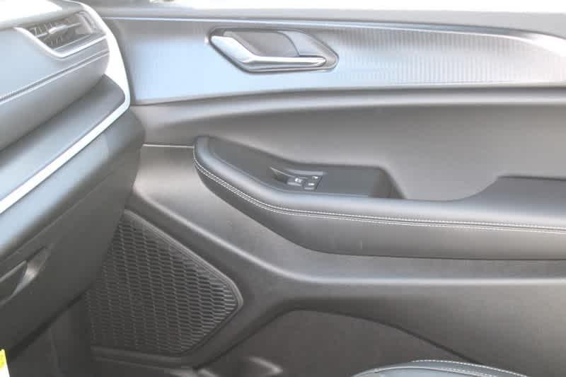 new 2025 Jeep Grand Cherokee car, priced at $40,614