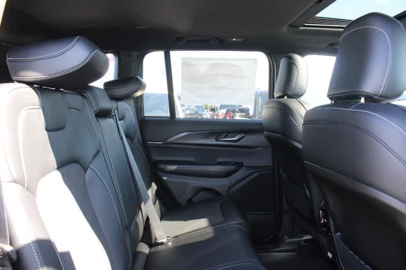 new 2025 Jeep Grand Cherokee car, priced at $40,614