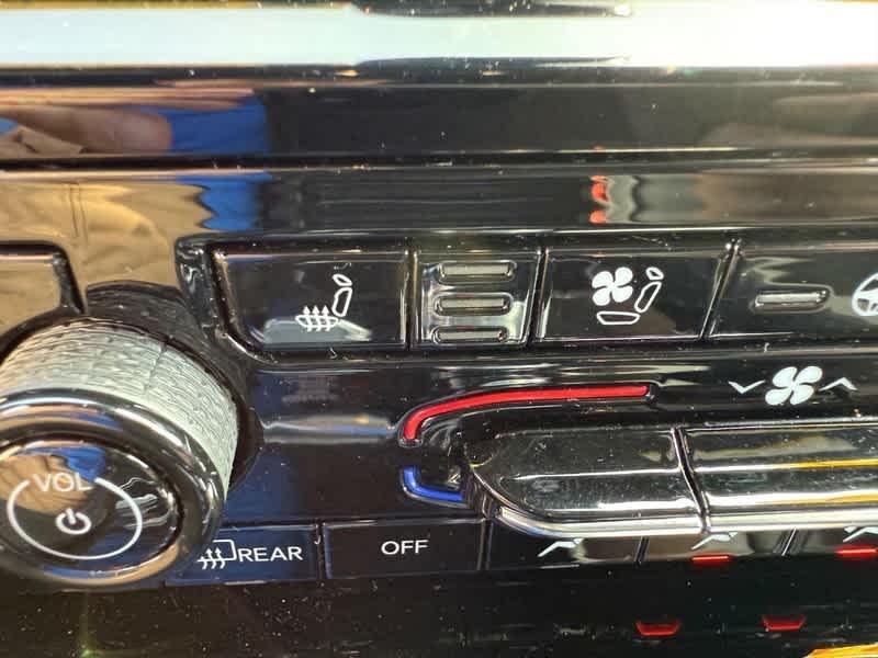 used 2024 Jeep Grand Cherokee L car, priced at $37,988