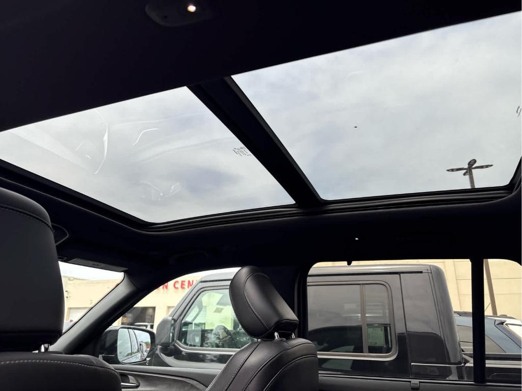 used 2025 Jeep Grand Cherokee car, priced at $39,988