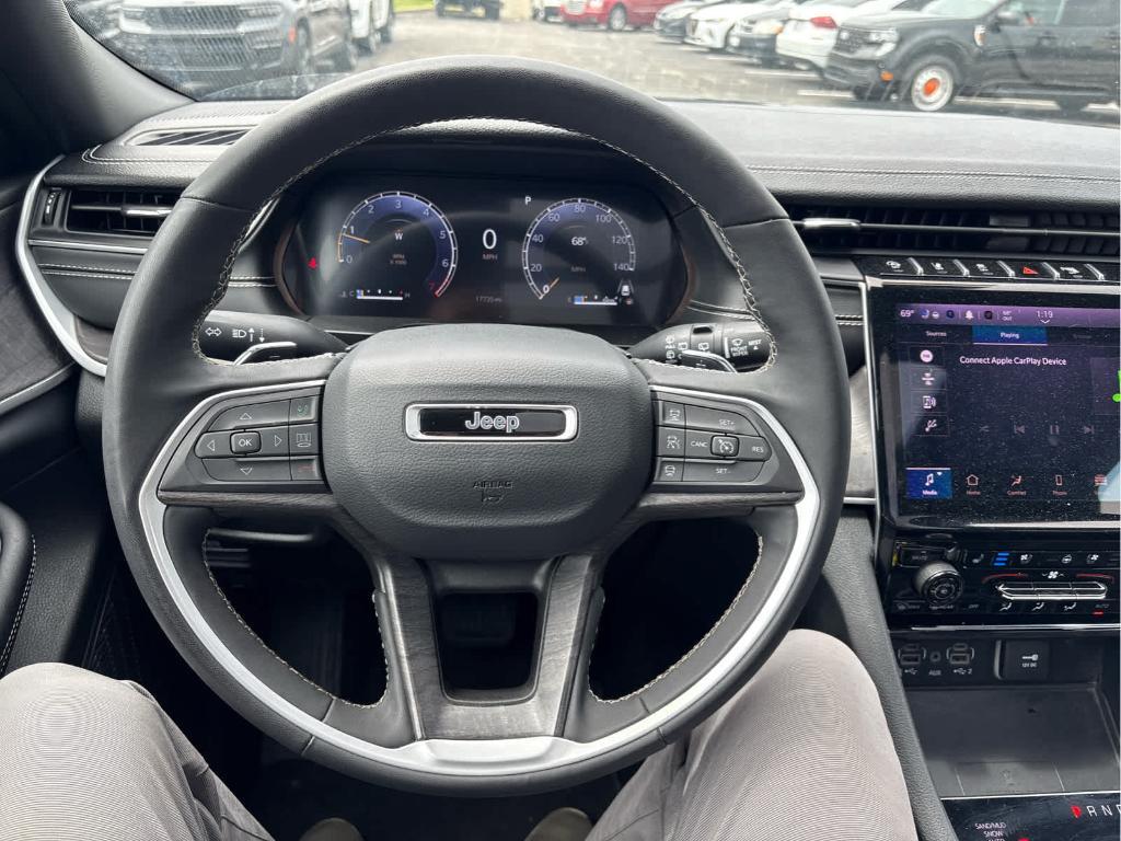 used 2025 Jeep Grand Cherokee car, priced at $39,988