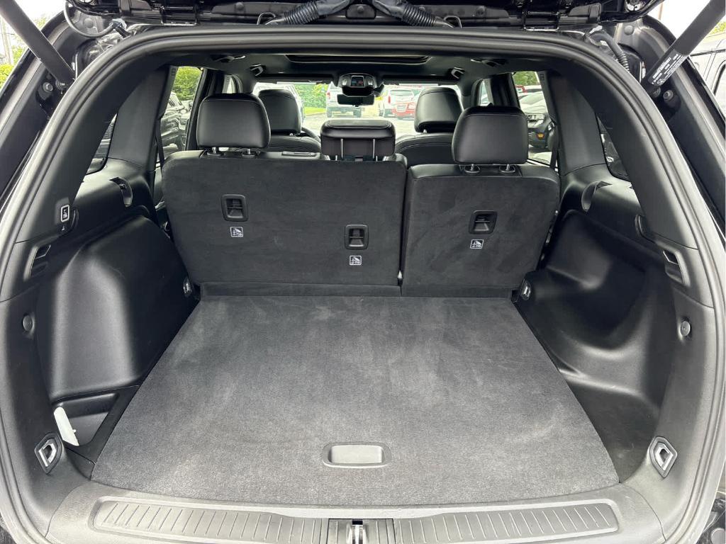used 2025 Jeep Grand Cherokee car, priced at $39,988