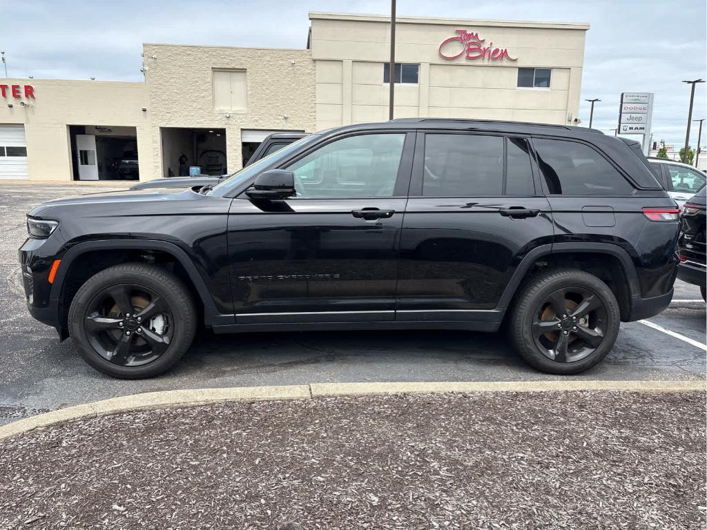 used 2025 Jeep Grand Cherokee car, priced at $39,988