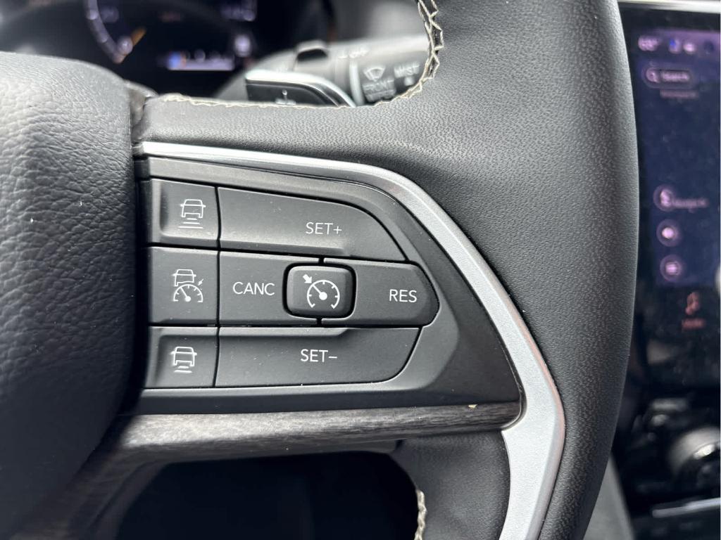 used 2025 Jeep Grand Cherokee car, priced at $39,988