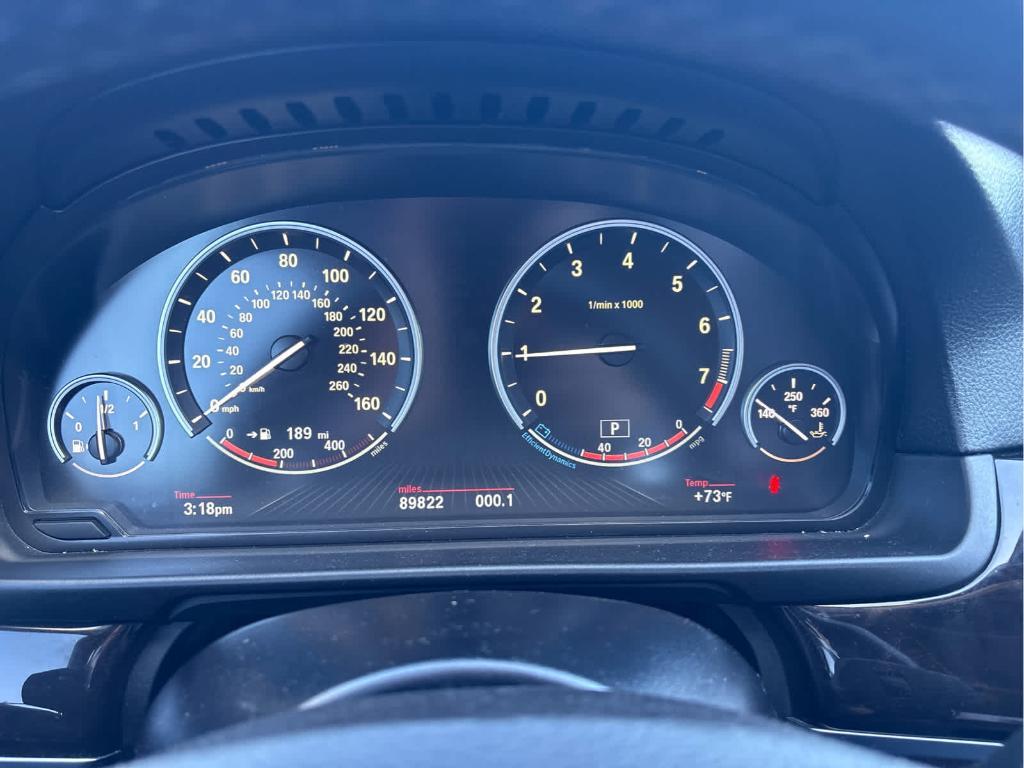 BMW 5 Series view 10