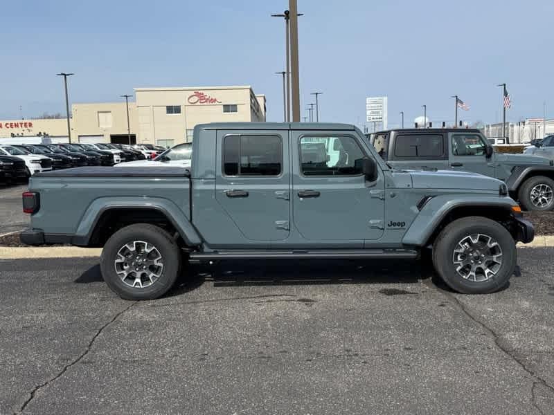 new 2026 Jeep Gladiator car, priced at $50,904