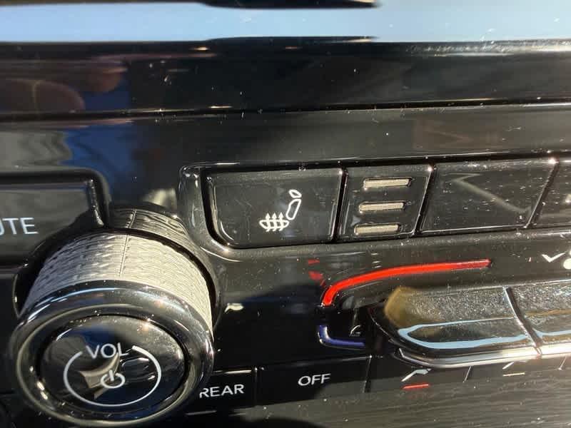 used 2024 Jeep Grand Cherokee L car, priced at $39,988