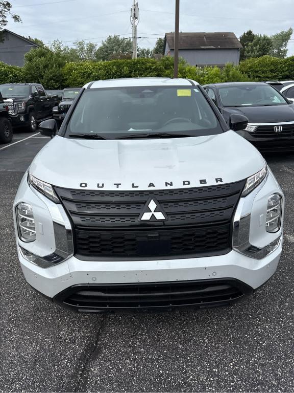 used 2024 Mitsubishi Outlander car, priced at $28,988