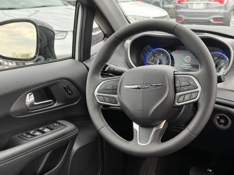 used 2026 Chrysler Pacifica car, priced at $43,988