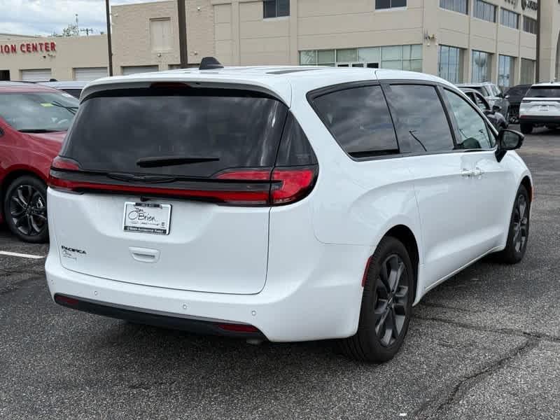 used 2026 Chrysler Pacifica car, priced at $43,988