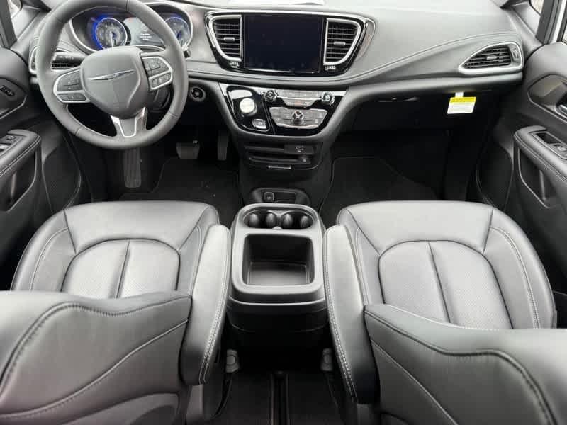 used 2026 Chrysler Pacifica car, priced at $43,988