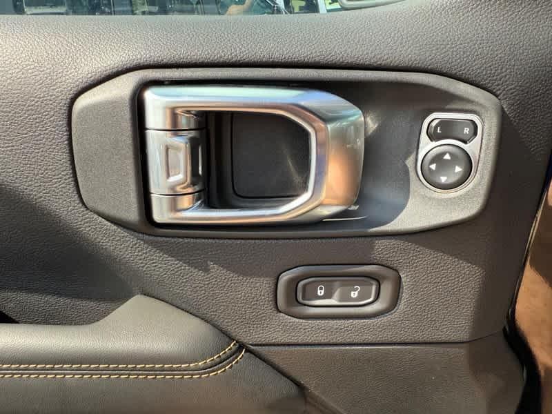 new 2025 Jeep Wrangler car, priced at $52,192