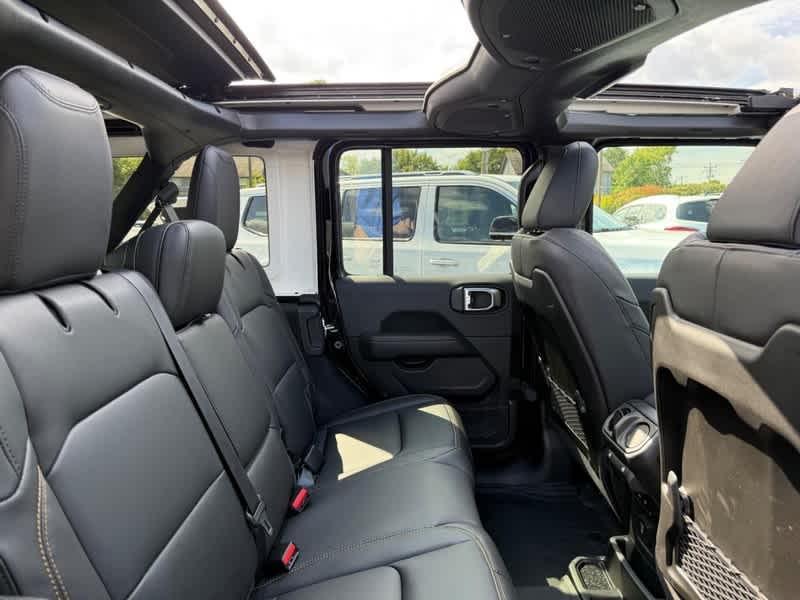 new 2025 Jeep Wrangler car, priced at $52,192