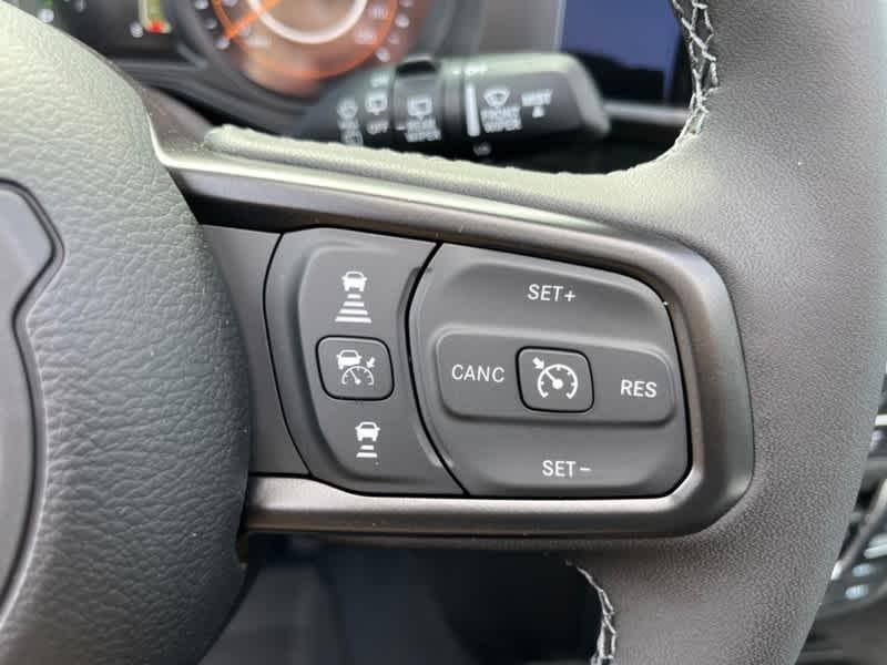 new 2025 Jeep Wrangler car, priced at $46,275