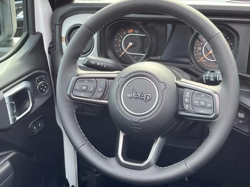 new 2025 Jeep Wrangler car, priced at $46,275