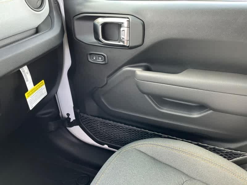 new 2025 Jeep Wrangler car, priced at $46,275