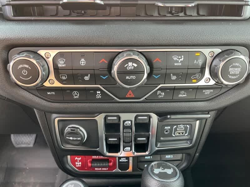 new 2025 Jeep Wrangler car, priced at $46,275