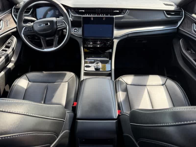 used 2025 Jeep Grand Cherokee car, priced at $38,985