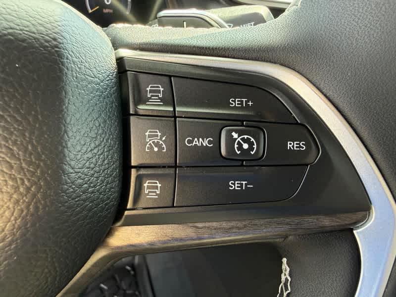 used 2025 Jeep Grand Cherokee car, priced at $38,985