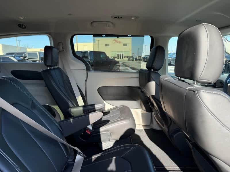 used 2024 Chrysler Pacifica car, priced at $34,985