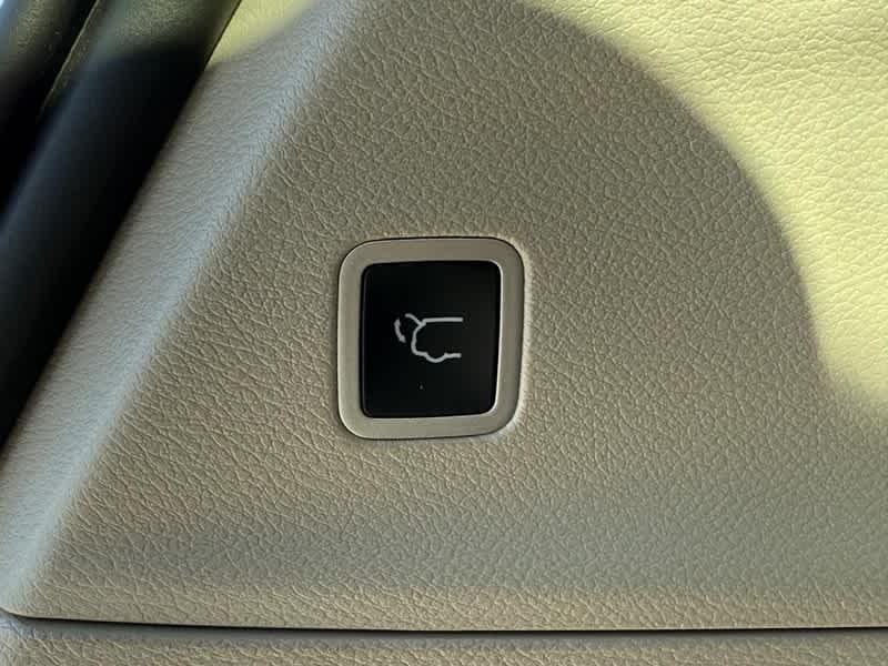 used 2024 Chrysler Pacifica car, priced at $34,985