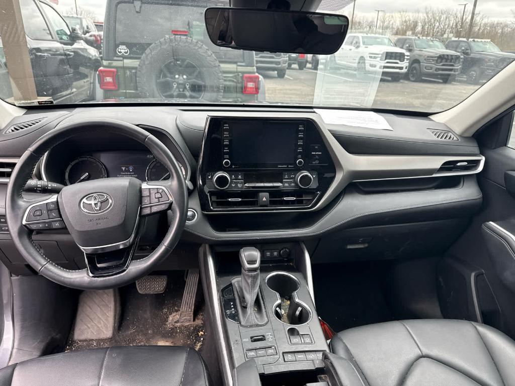 used 2021 Toyota Highlander car, priced at $25,988