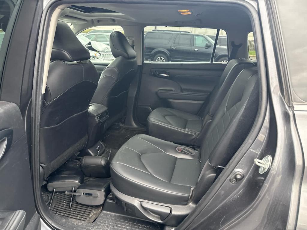 used 2021 Toyota Highlander car, priced at $25,988