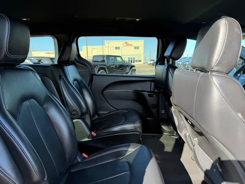 used 2022 Chrysler Pacifica Hybrid car, priced at $29,485