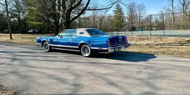 used 1977 Lincoln Continental car, priced at $27,495